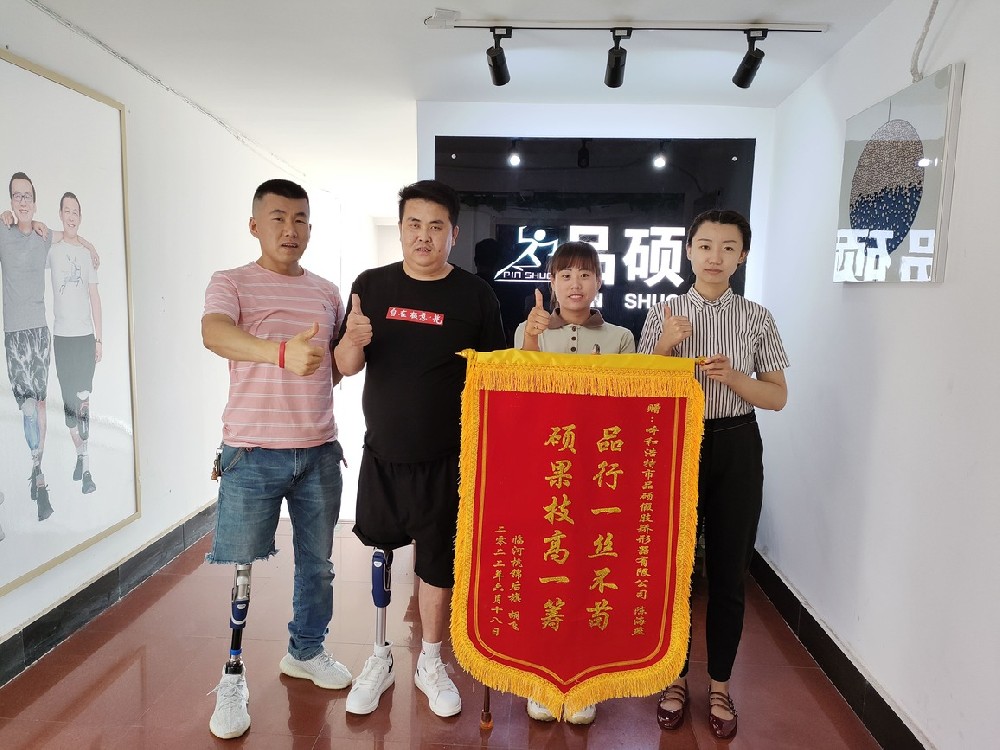人物故事|胡飛：走自己的路，做自己的英雄
